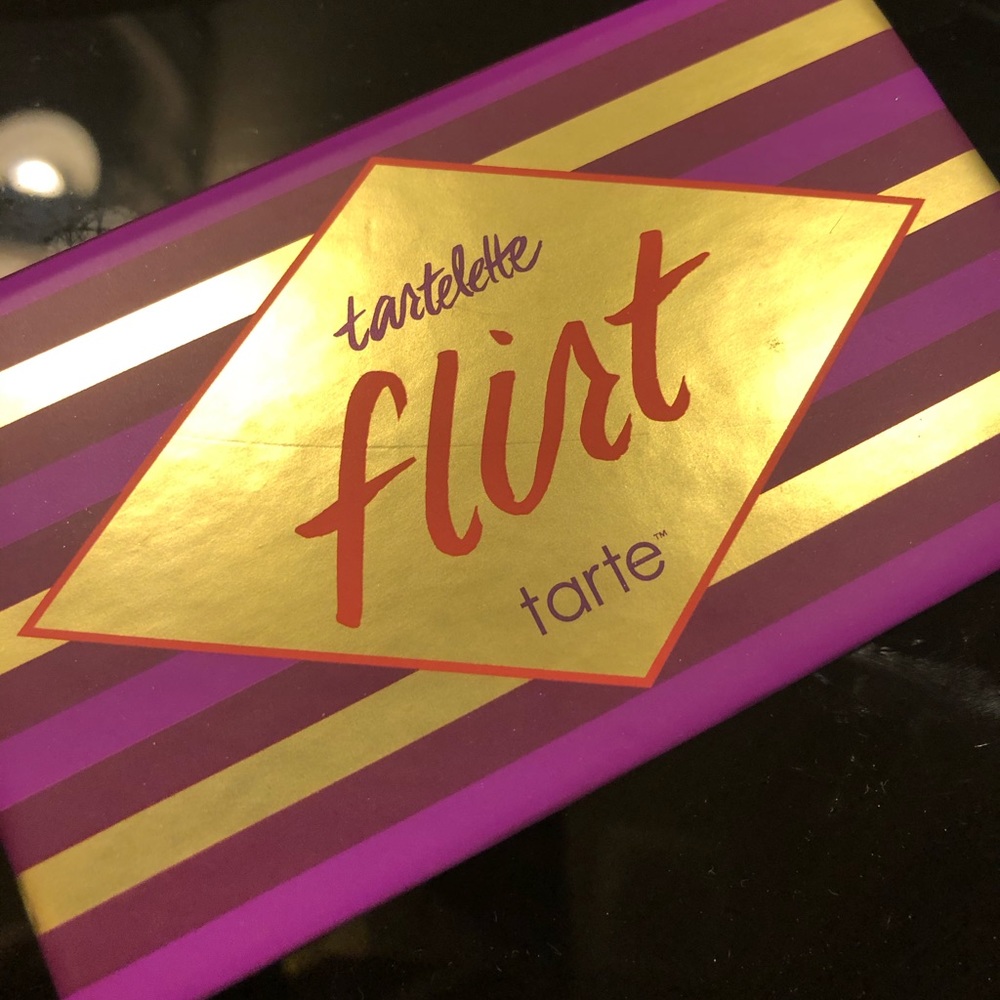 Tart FLIRT Eyeshadow Pallet